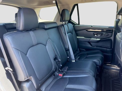 Used 2024 Honda Pilot Touring image 30