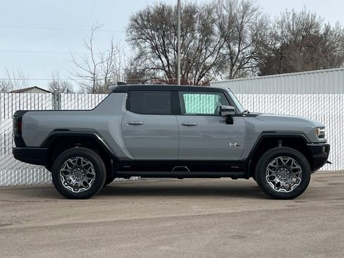 New 2025 GMC Hummer EV 3X AWD/4WD image 3
