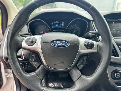 Used 2012 Ford Focus Titanium FWD image 18