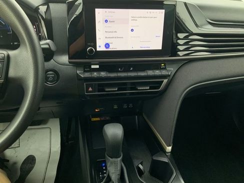 Used 2025 Toyota Camry LE image 22