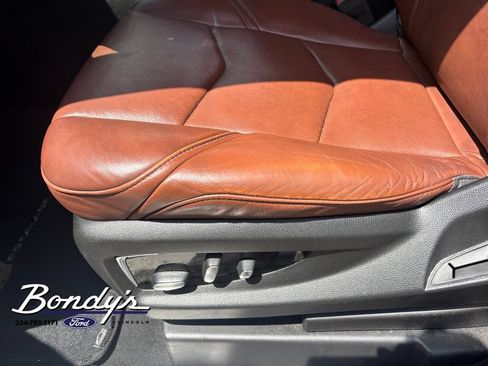 Used 2018 Cadillac Escalade Luxury RWD image 6