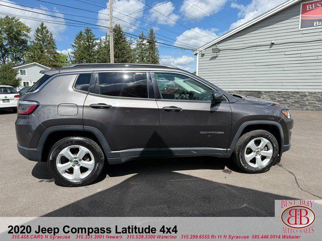 Used 2020 Jeep Compass Latitude w/ Cold Weather Group AWD/4WD image 2