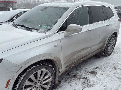 Used 2020 Cadillac XT6 Premium Luxury image 2