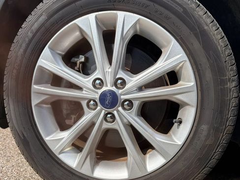 Used 2017 Ford Escape SE w/ Equipment Group 201A AWD/4WD image 23
