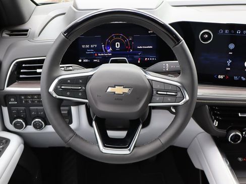 New 2025 Chevrolet Suburban Premier image 19