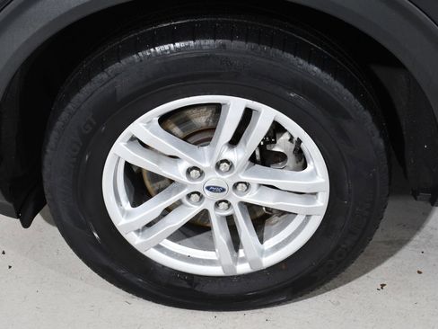 Used 2022 Ford Explorer XLT w/ Equipment Group 202A image 25