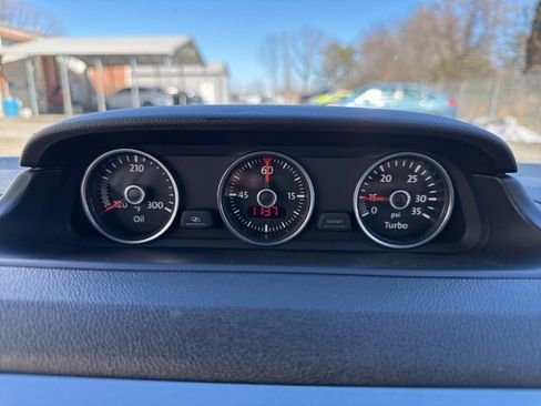 Used 2015 Volkswagen Beetle TDI image 37