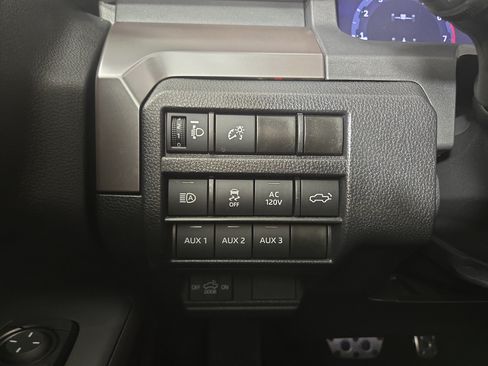 Used 2024 Toyota Tacoma TRD Sport w/ TRD Sport Premium Package AWD/4WD image 29