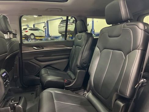 Used 2023 Jeep Grand Cherokee L Limited w/ Black Appearance Package image 12