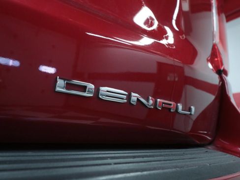 Used 2023 GMC Yukon XL Denali image 31