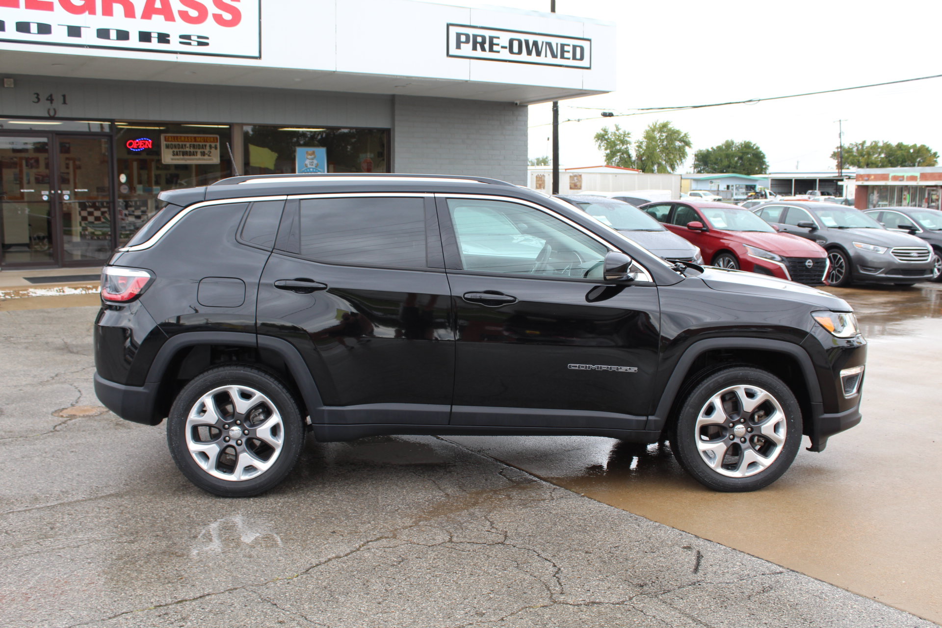 Used 2018 Jeep Compass Limited w/ Navigation Group AWD/4WD image 3