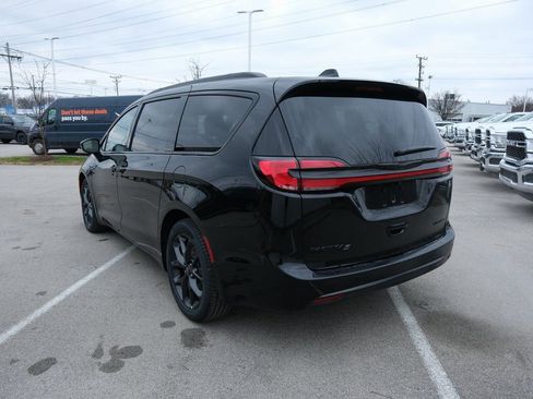 New 2026 Chrysler Pacifica Limited w/ S Appearance Package image 11