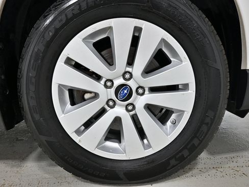 Used 2019 Subaru Outback 2.5i Premium AWD/4WD image 34