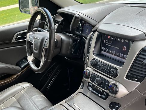 Used 2016 GMC Yukon Denali w/ Open Road Package AWD/4WD image 30