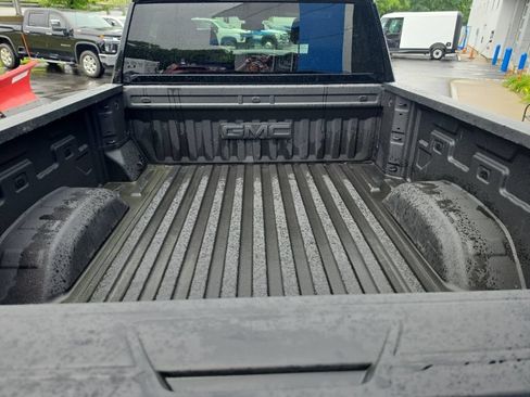 Used 2026 GMC Sierra 2500 SLT w/ SLT Convenience Package AWD/4WD image 16