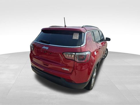 Used 2017 Jeep Compass Latitude FWD image 6