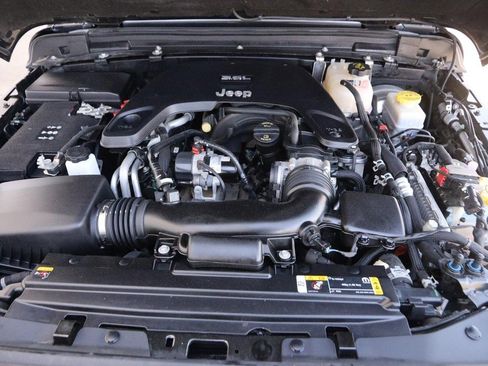 Used 2021 Jeep Wrangler Unlimited Sahara image 27