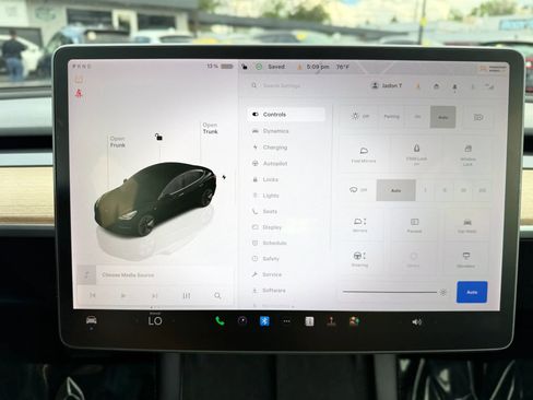 Used 2022 Tesla Model 3 Long Range AWD/4WD image 31