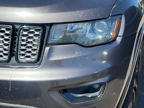 Used 2019 Jeep Grand Cherokee Altitude AWD/4WD image 11