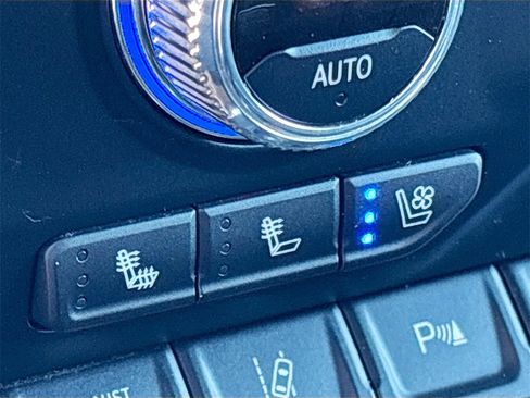 Used 2022 GMC Sierra 2500 Denali w/ Denali Ultimate Package image 21