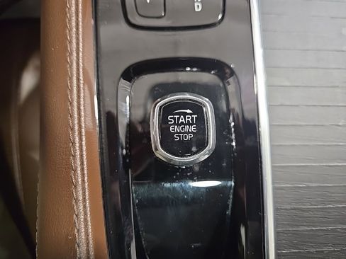 Used 2022 Volvo XC90 T8 Inscription image 14