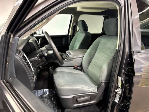 Used 2015 RAM 2500 Tradesman w/ Chrome Appearance Group RWD image 26