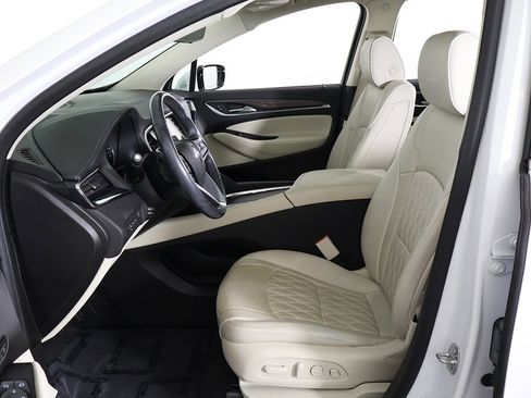 Used 2023 Buick Enclave Avenir w/ Avenir Technology Package image 38