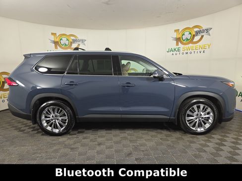 Used 2024 Toyota Grand Highlander AWD image 10