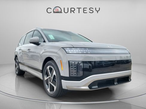 New 2026 Hyundai Ioniq 9 Calligraphy image 4