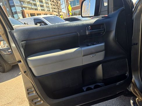 Used 2011 Toyota Tundra 4x4 Double Cab w/ Tow Pkg image 14