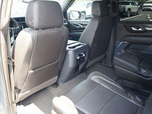 Used 2021 GMC Yukon Denali w/ Denali Premium Package image 11