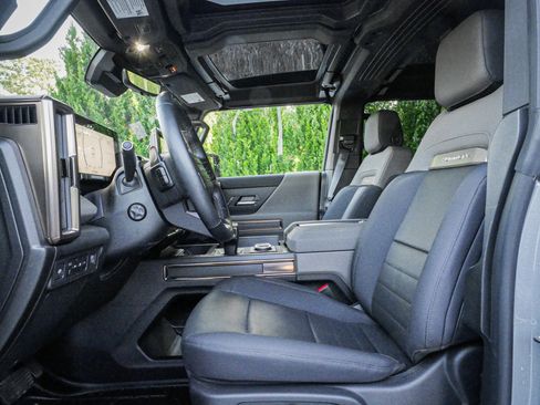 Used 2025 GMC Hummer EV 3X AWD/4WD image 16