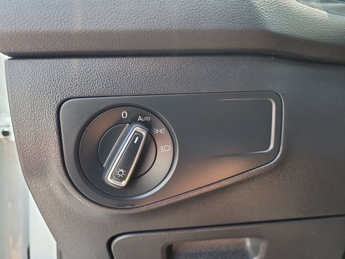 Used 2023 Volkswagen Tiguan SE FWD image 32