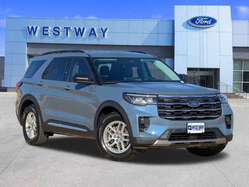 New 2025 Ford Explorer Active w/ Active Comfort Package image 2