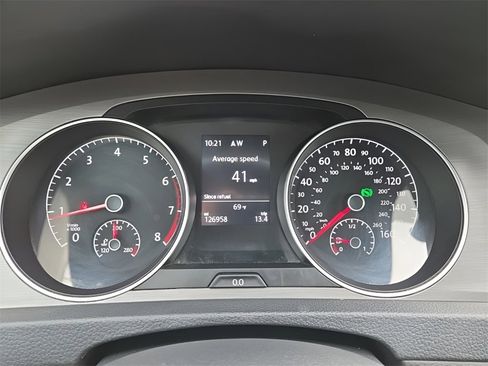 Used 2015 Volkswagen Golf S image 12