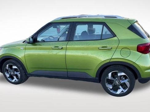 Used 2020 Hyundai Venue SEL w/ Convenience + Premium Package image 6