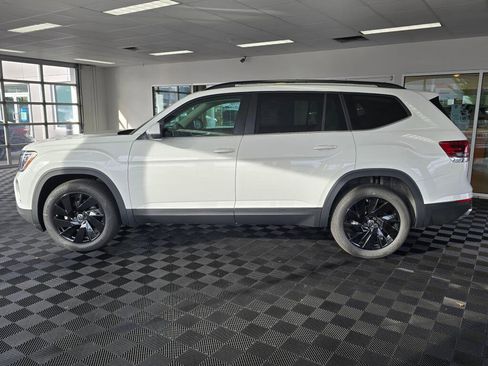 New 2024 Volkswagen Atlas SE image 7
