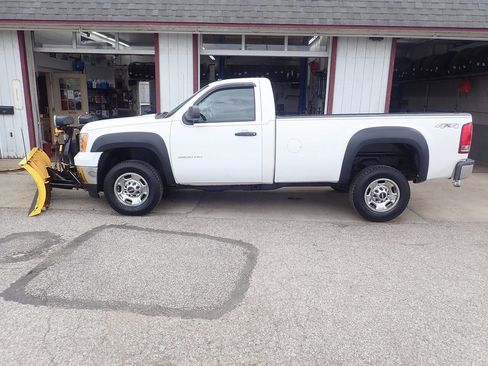 Used 2012 GMC Sierra 2500 W/T w/ Snow Plow Prep Package image 14