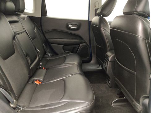 Used 2018 Jeep Compass Latitude w/ Popular Equipment Group AWD/4WD image 19