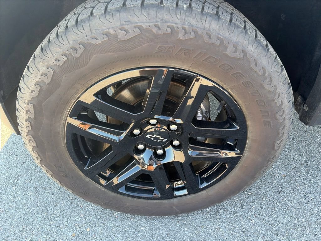 Used 2024 Chevrolet Colorado Trail Boss w/ Technology Package AWD/4WD image 10