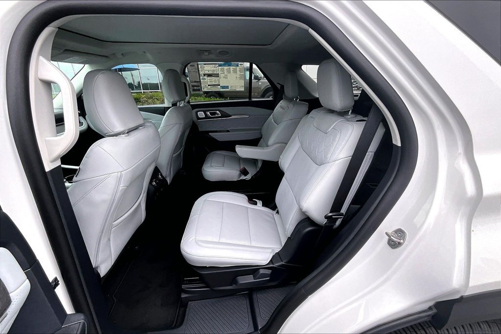 New 2026 Ford Explorer Platinum w/ LUX Leather Package AWD/4WD image 10