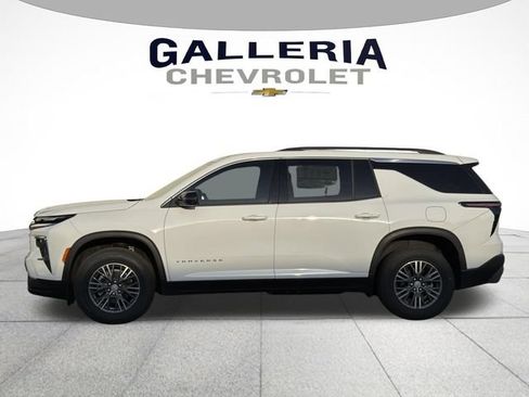 New 2026 Chevrolet Traverse LT FWD image 4