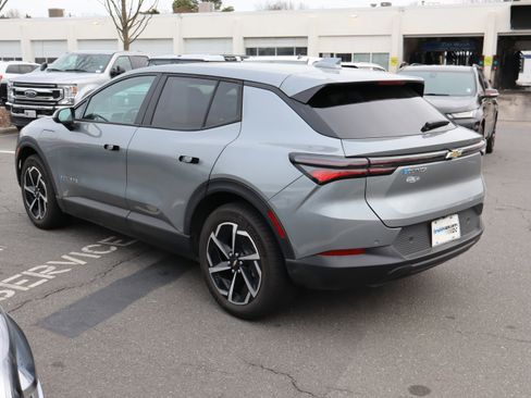 Used 2025 Chevrolet Equinox EV LT image 8