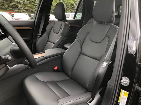 New 2025 Volvo XC90 T8 Plus w/ Protection Package Premier image 30