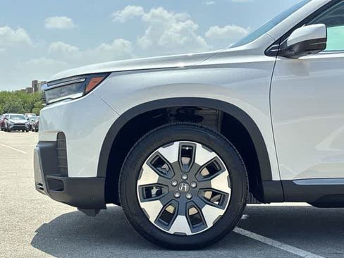 Used 2026 Honda Pilot Elite image 14
