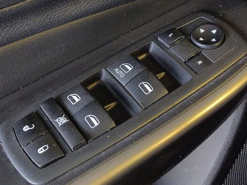 Used 2020 Jeep Cherokee Latitude FWD image 27