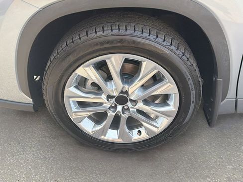 Used 2023 Toyota Highlander Limited FWD image 43