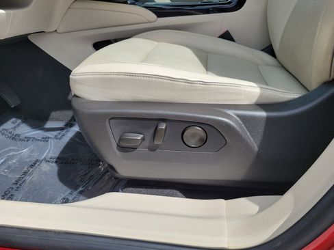 Used 2022 Buick Envision Essence w/ Safety Package image 13