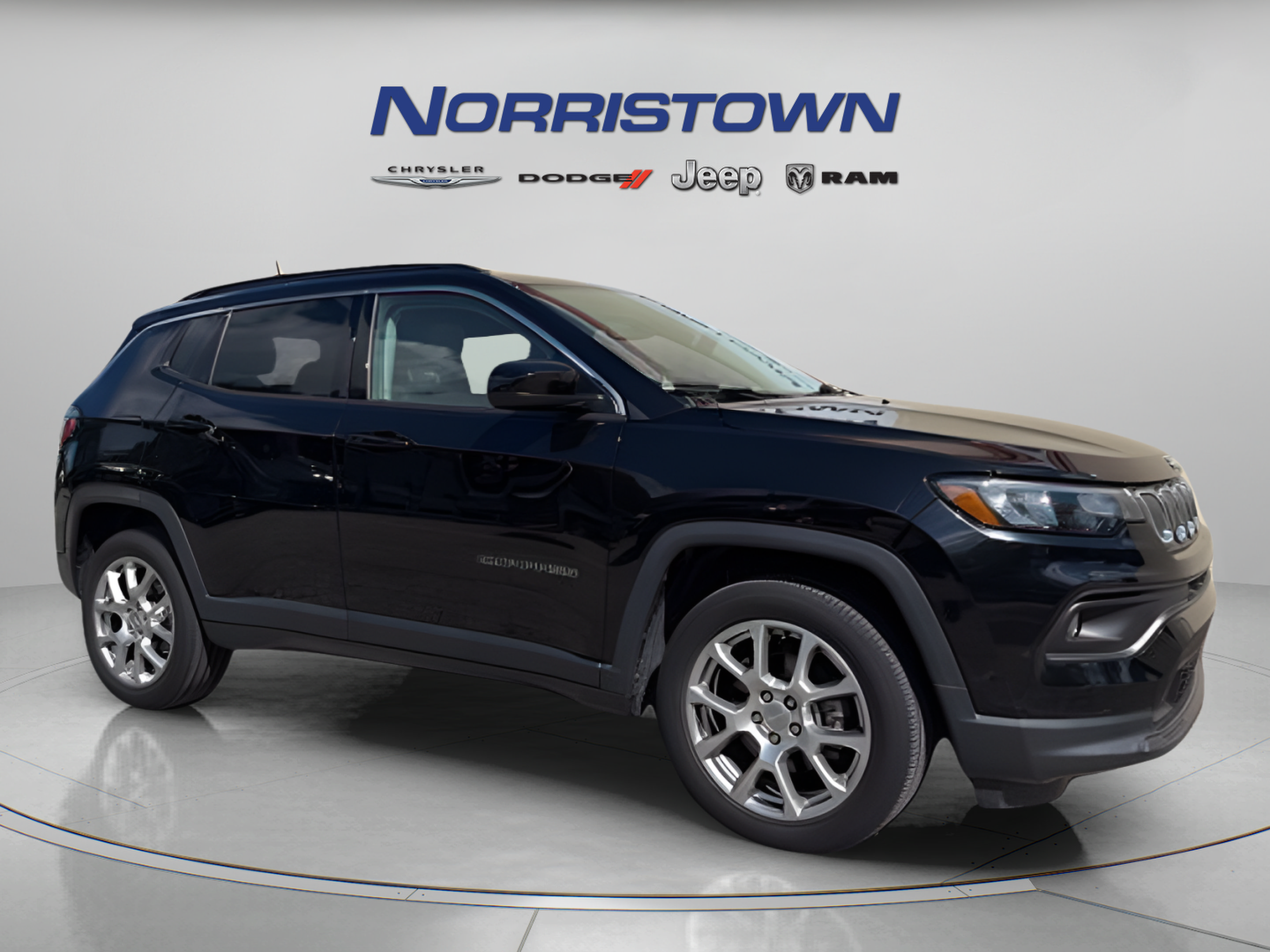 Used 2022 Jeep Compass Latitude AWD/4WD image 1