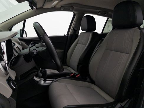 Used 2016 Chevrolet Trax LT w/ LT Convenience Package image 12